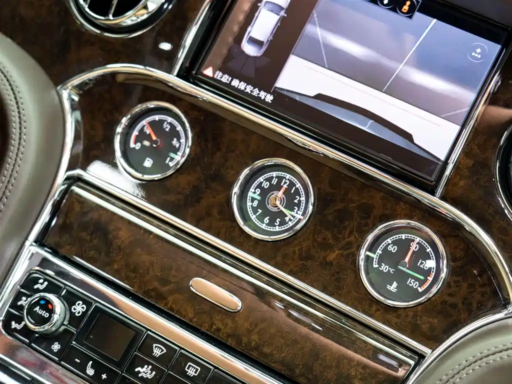 Bentley Mulsanne 2017 6.8T Long Wheelbase Edition 2019 - thumbnail 22
