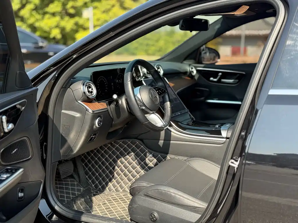 Mercedes-Benz Mercedes-Benz C-Class 2023 Model Year Facelift C 260 L 2023 - thumbnail 4