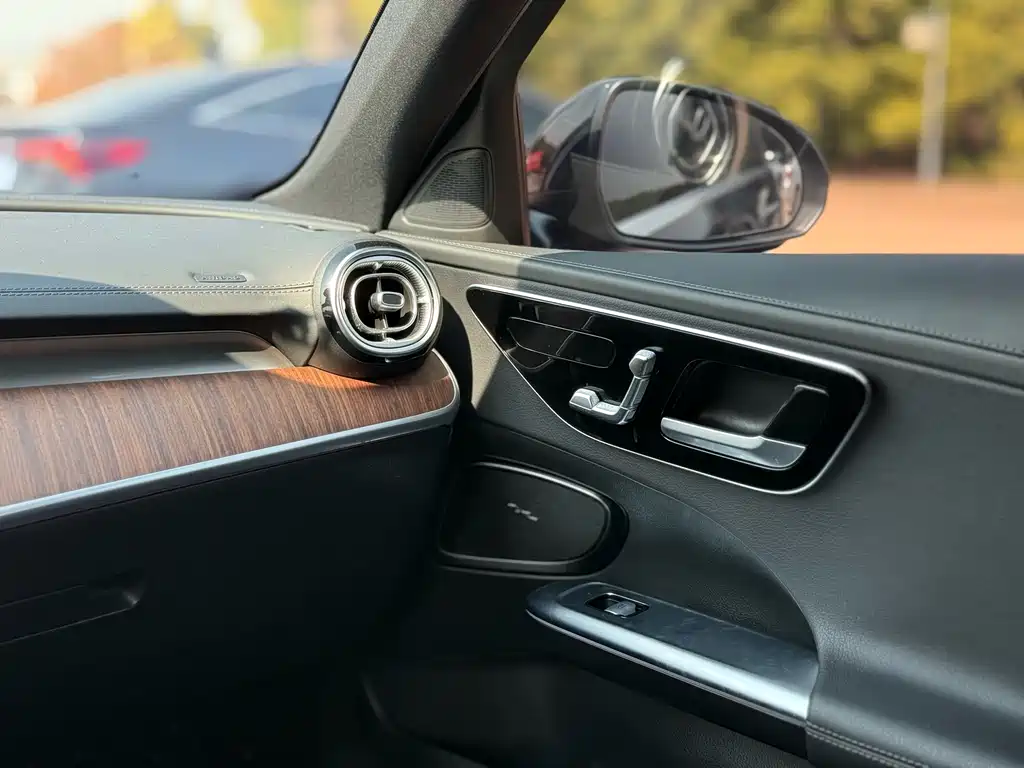 Mercedes-Benz Mercedes-Benz C-Class 2023 Model Year Facelift C 260 L 2023 - thumbnail 9