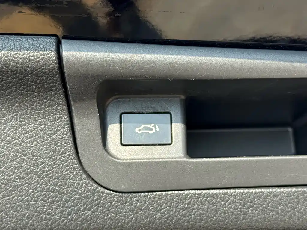 Mercedes-Benz Mercedes-Benz C-Class 2023 Model Year Facelift C 260 L 2023 - thumbnail 11