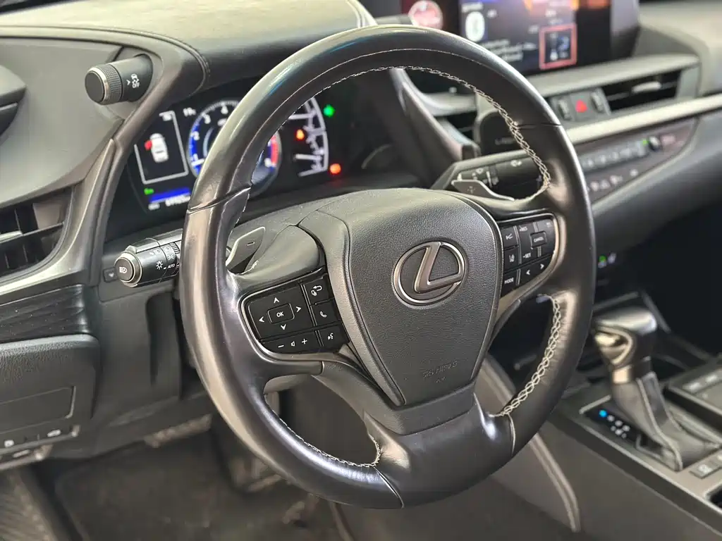 Lexus Lexus ES 2020 200 Luxury Edition 2019 - thumbnail 5