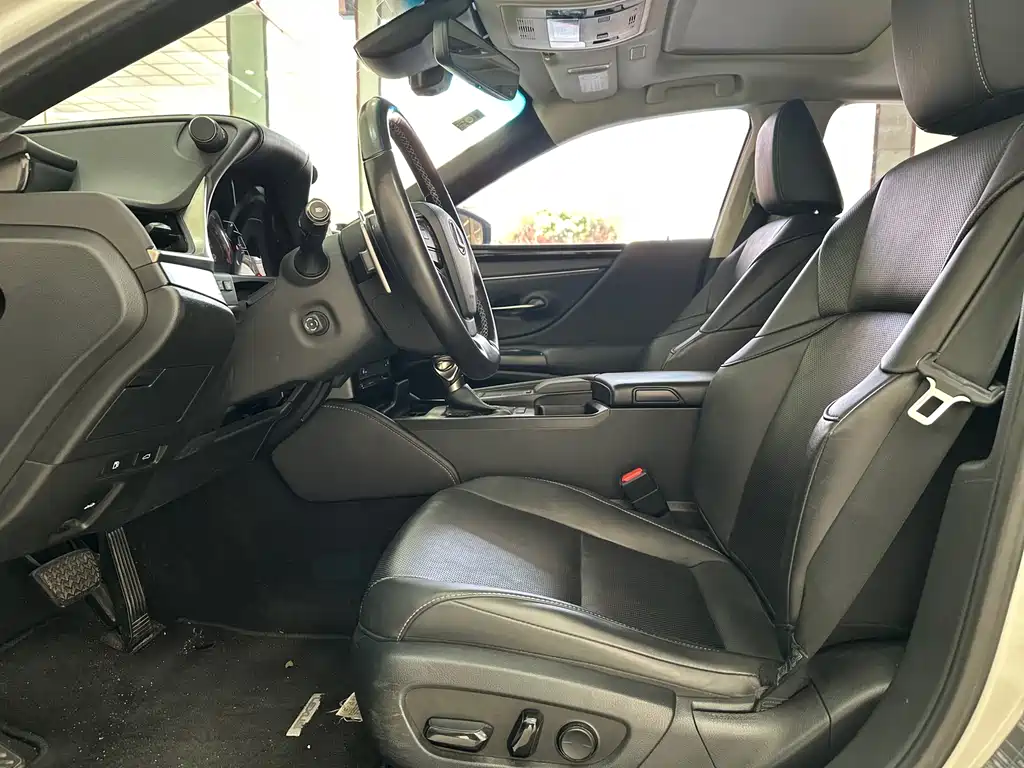 Lexus Lexus ES 2020 200 Luxury Edition 2019 - thumbnail 6