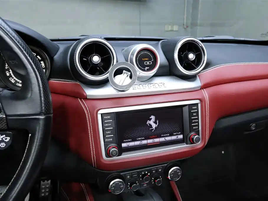 Ferrari Ferrari California T 2015 3.9T Standard 2018 - thumbnail 8