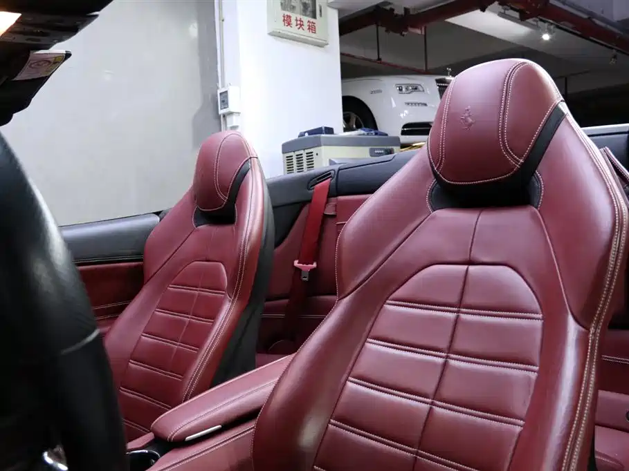 Ferrari Ferrari California T 2015 3.9T Standard 2018 - thumbnail 14