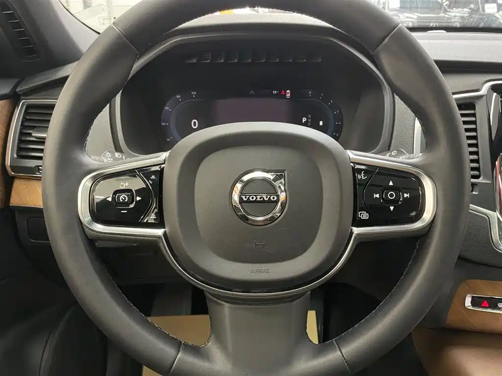 Volvo Volvo XC90 2023 B5 Momentum Luxury 5-seat 2023 - thumbnail 15