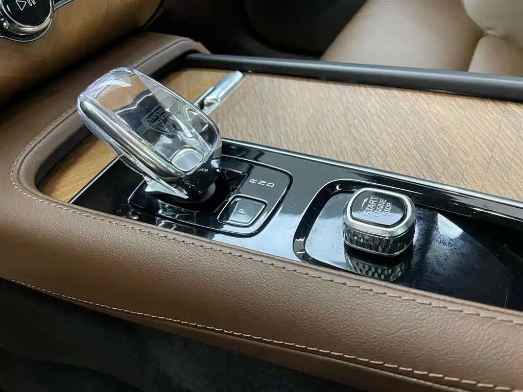 Volvo Volvo XC90 2023 B5 Momentum Luxury 5-seat 2023 - thumbnail 19