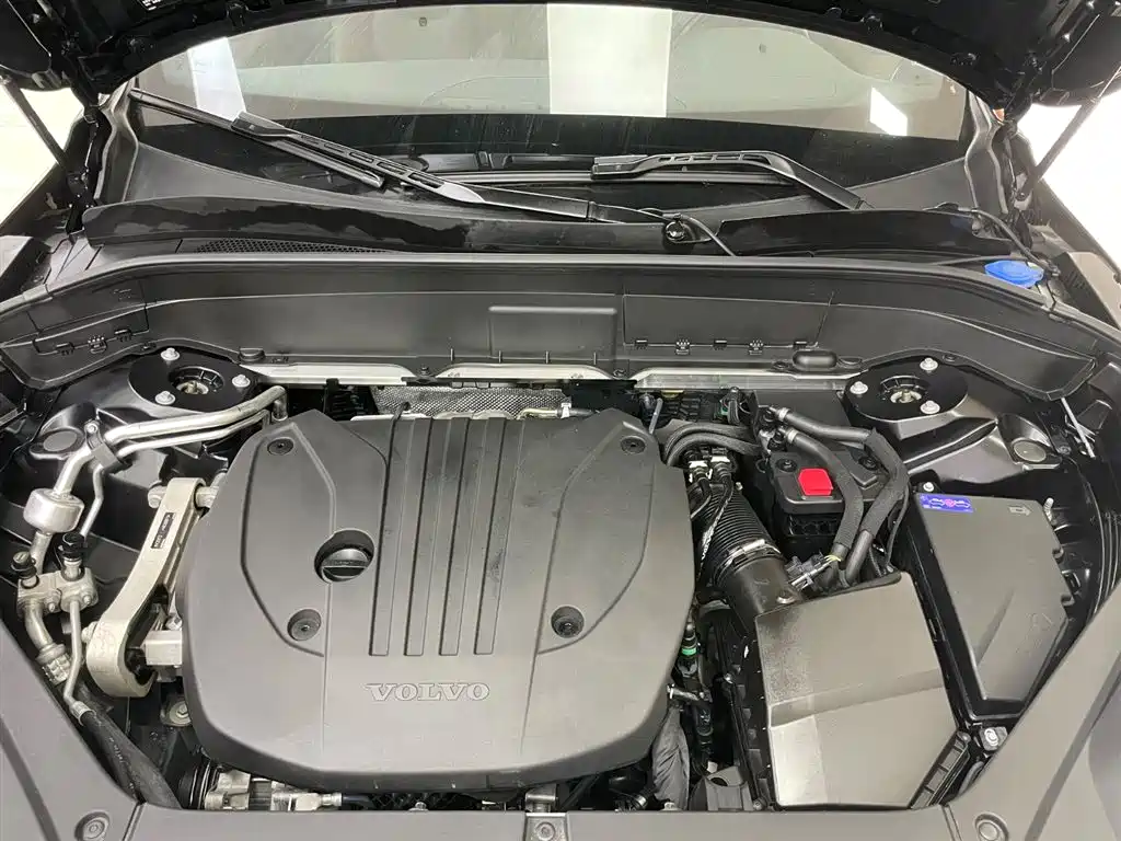 Volvo Volvo XC90 2023 B5 Momentum Luxury 5-seat 2023 - thumbnail 25