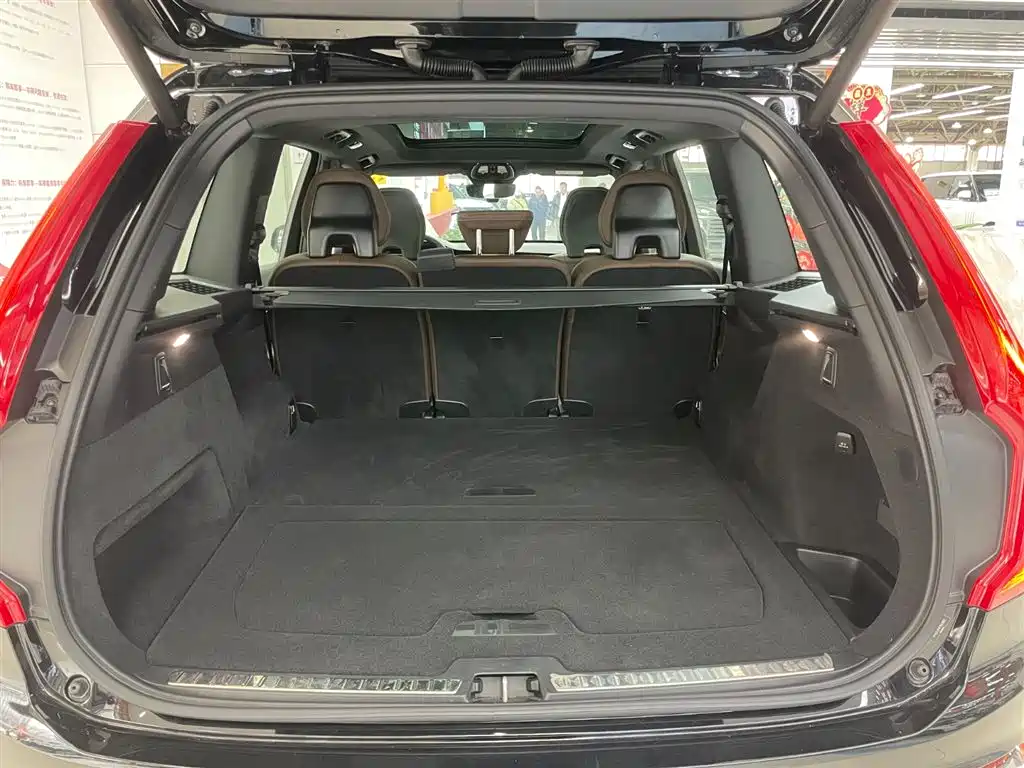 Volvo Volvo XC90 2023 B5 Momentum Luxury 5-seat 2023 - thumbnail 27