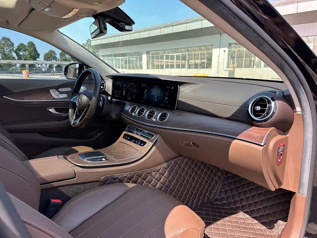 Mercedes-Benz Mercedes-Benz E-Class 2023 E 300 L Fashion Edition 2022 - thumbnail 10