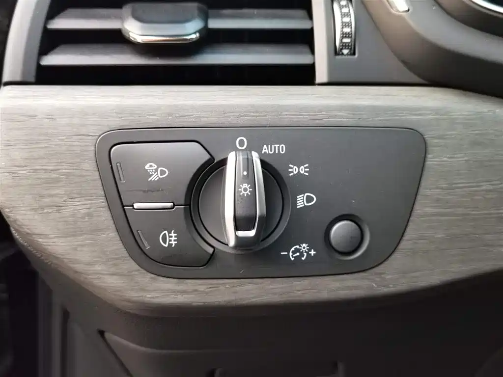 Audi Audi A4L 2023 40 TFSI Premium Dynamic Edition 2023 - thumbnail 13