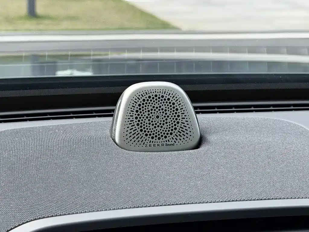 Zeekr Zeekr 7X 2025 Model 100kWh Long Range AWD Intelligent Driving Version 2024 - thumbnail 9