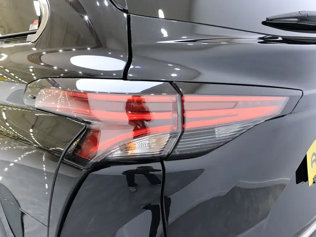 Toyota Toyota Sienna 2023 2.5L Hybrid Premium Edition 2023 - thumbnail 9