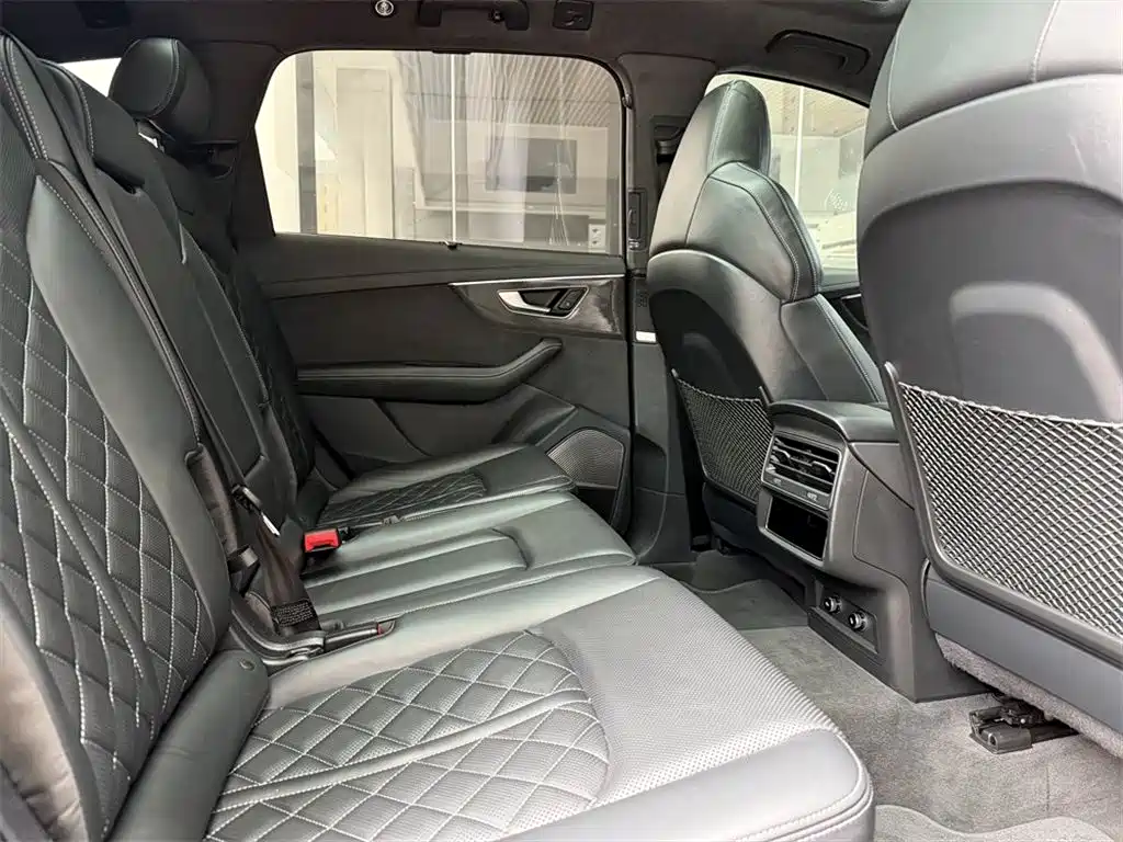 Audi Audi SQ7 2024 4.0 TFSI Night Knight Edition 2024 - thumbnail 7