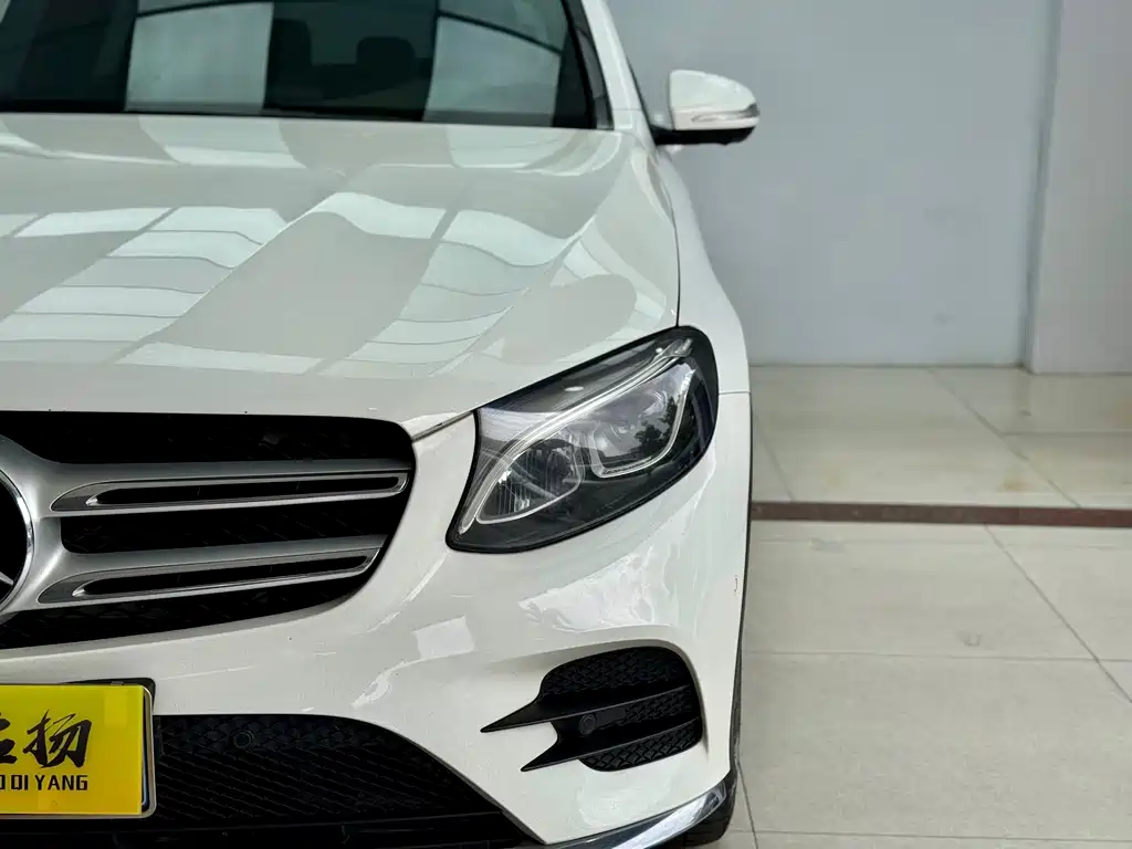 Mercedes-Benz Mercedes-Benz GLC 2018 GLC 260 4MATIC Luxury Model 2018 - thumbnail 4
