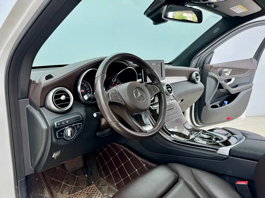 Mercedes-Benz Mercedes-Benz GLC 2018 GLC 260 4MATIC Luxury Model 2018 - thumbnail 7