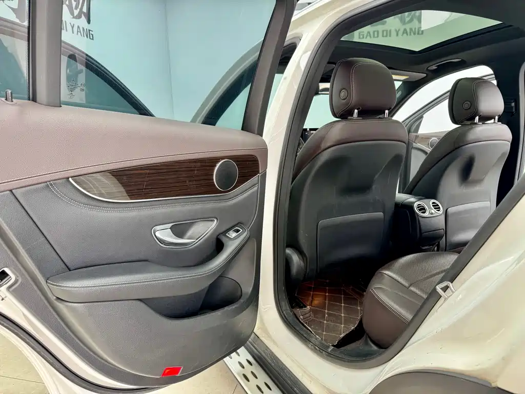 Mercedes-Benz Mercedes-Benz GLC 2018 GLC 260 4MATIC Luxury Model 2018 - thumbnail 11