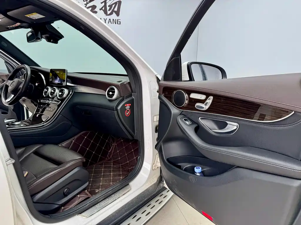 Mercedes-Benz Mercedes-Benz GLC 2018 GLC 260 4MATIC Luxury Model 2018 - thumbnail 14