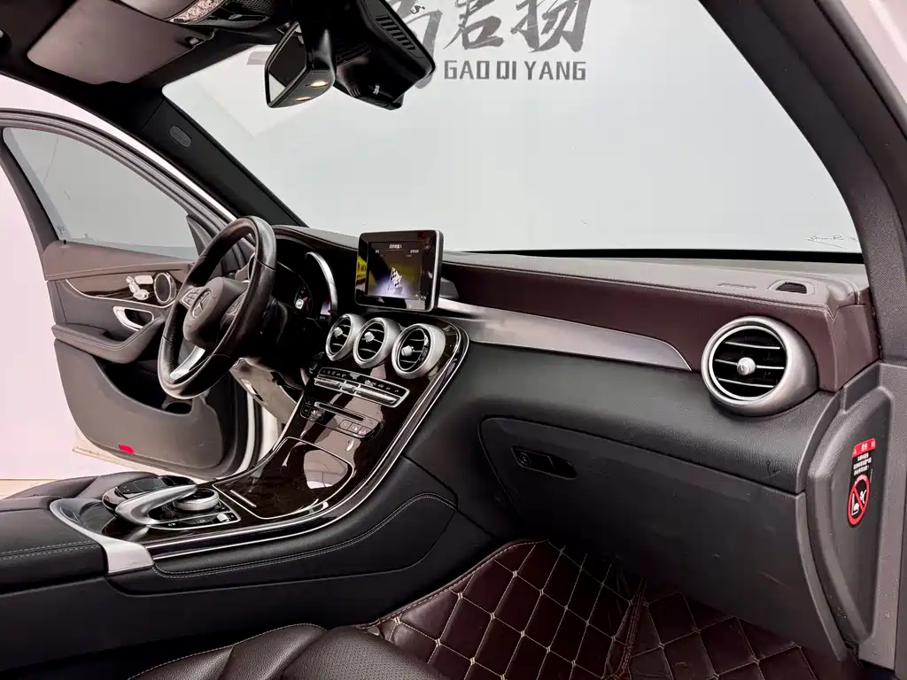 Mercedes-Benz Mercedes-Benz GLC 2018 GLC 260 4MATIC Luxury Model 2018 - thumbnail 15