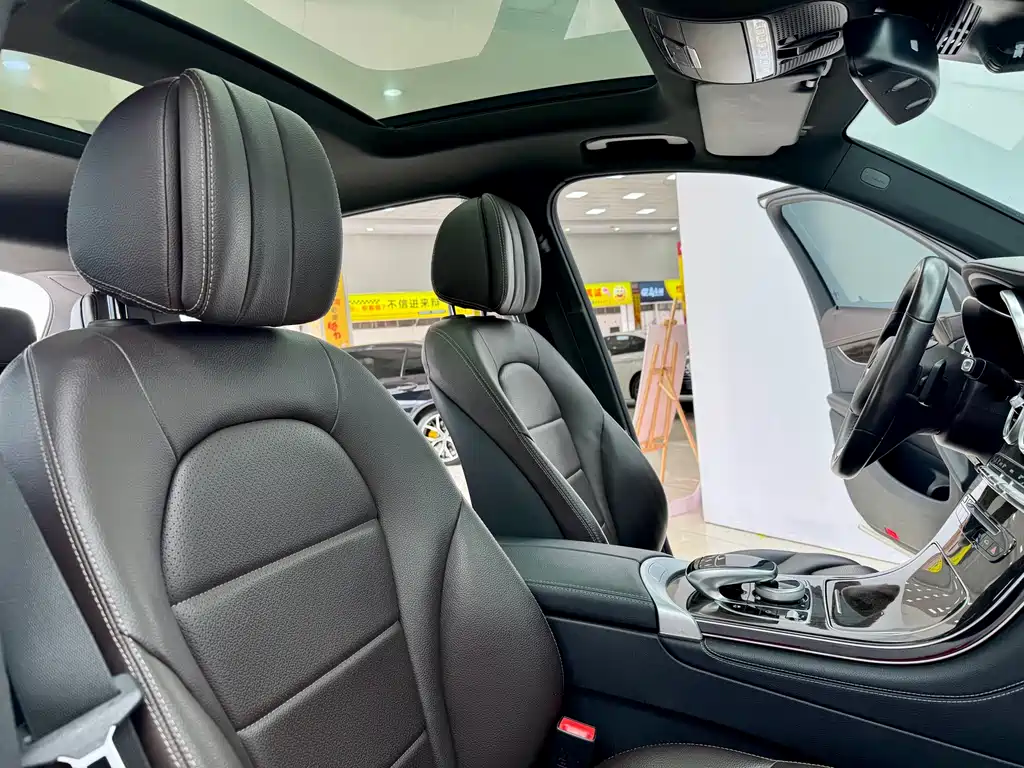 Mercedes-Benz Mercedes-Benz GLC 2018 GLC 260 4MATIC Luxury Model 2018 - thumbnail 16