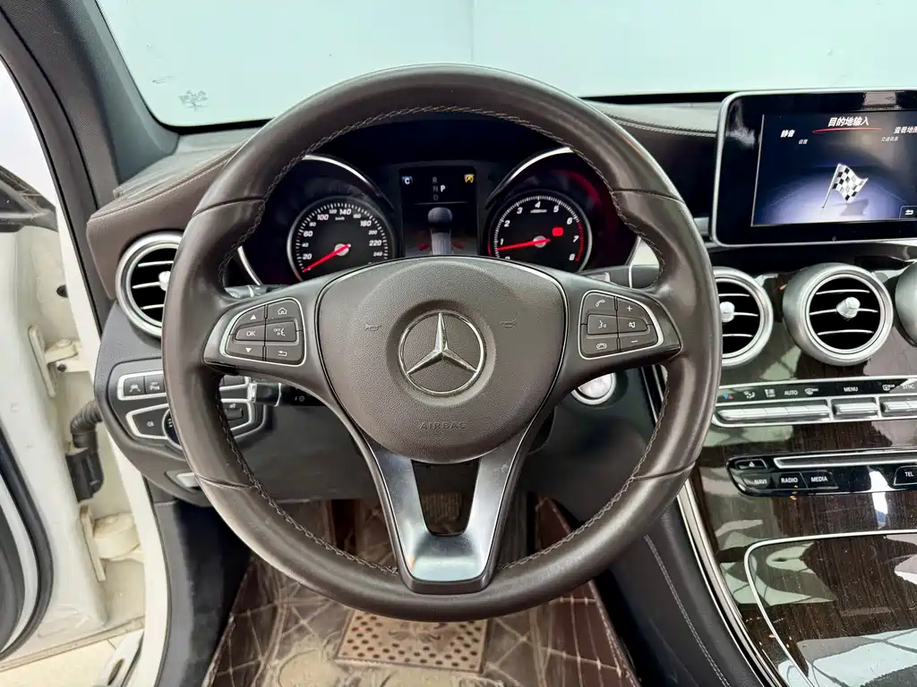 Mercedes-Benz Mercedes-Benz GLC 2018 GLC 260 4MATIC Luxury Model 2018 - thumbnail 17