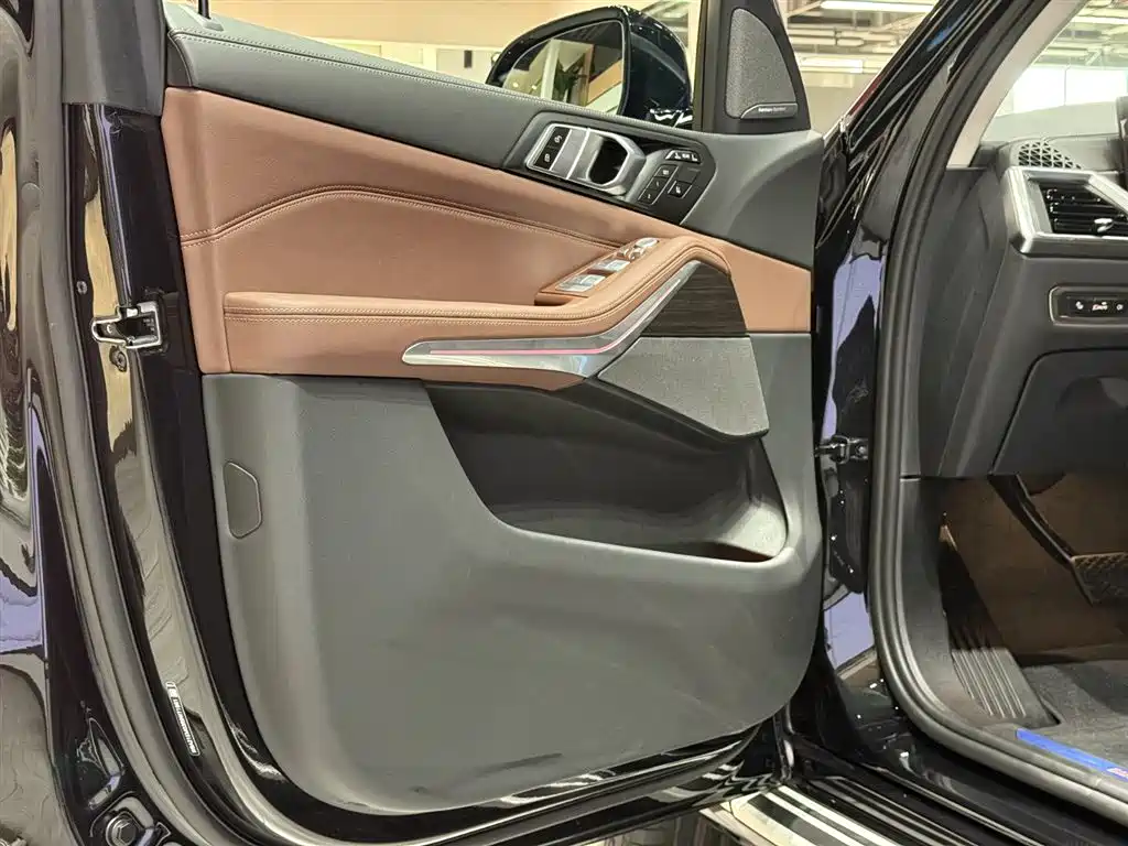 BMW BMW X7 xDrive40i Luxury Package 2026 - thumbnail 8