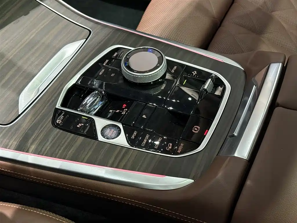 BMW BMW X7 xDrive40i Luxury Package 2026 - thumbnail 12
