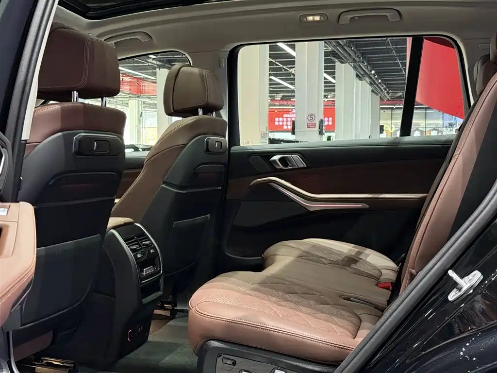 BMW BMW X7 xDrive40i Luxury Package 2026 - thumbnail 15
