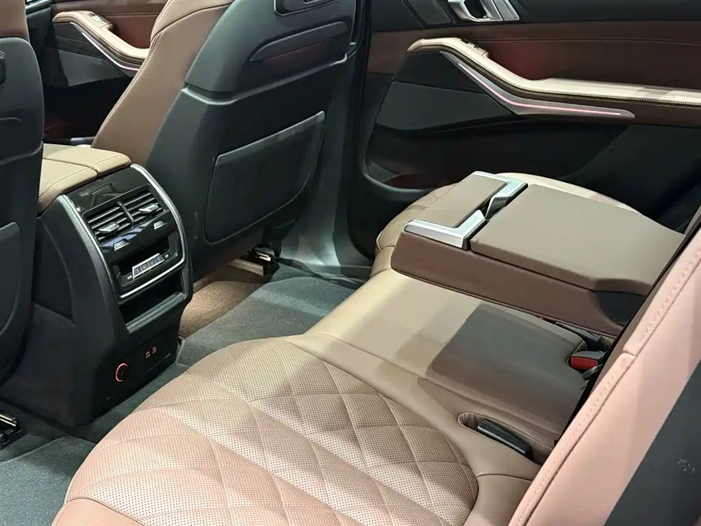 BMW BMW X7 xDrive40i Luxury Package 2026 - thumbnail 17