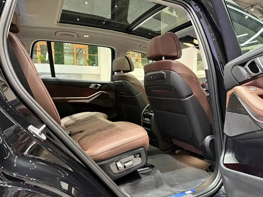 BMW BMW X7 xDrive40i Luxury Package 2026 - thumbnail 23