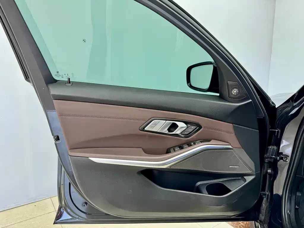 BMW BMW 3 Series 2021 Model Year Facelift 325Li M Sport Shadow Night Package 2021 - thumbnail 7