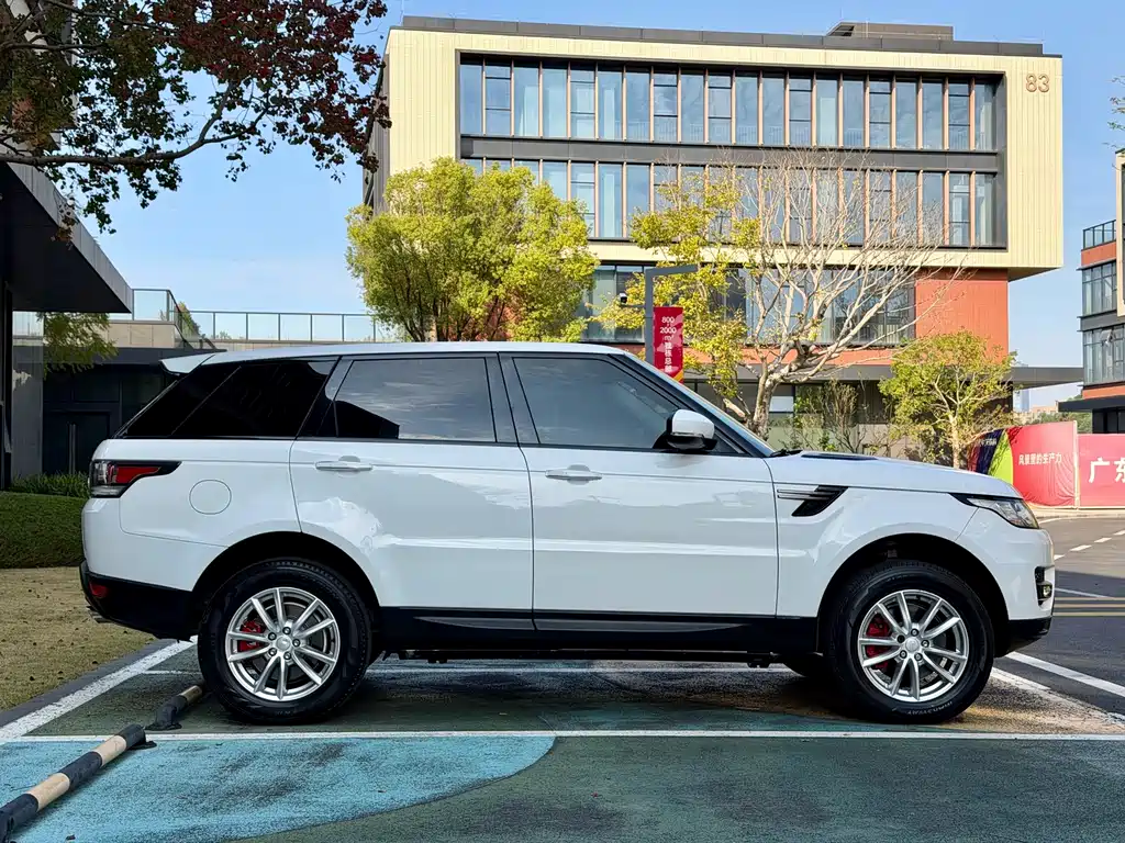Land Rover Range Rover Sport 2016 3.0 SC V6 SE 2016 - thumbnail 3