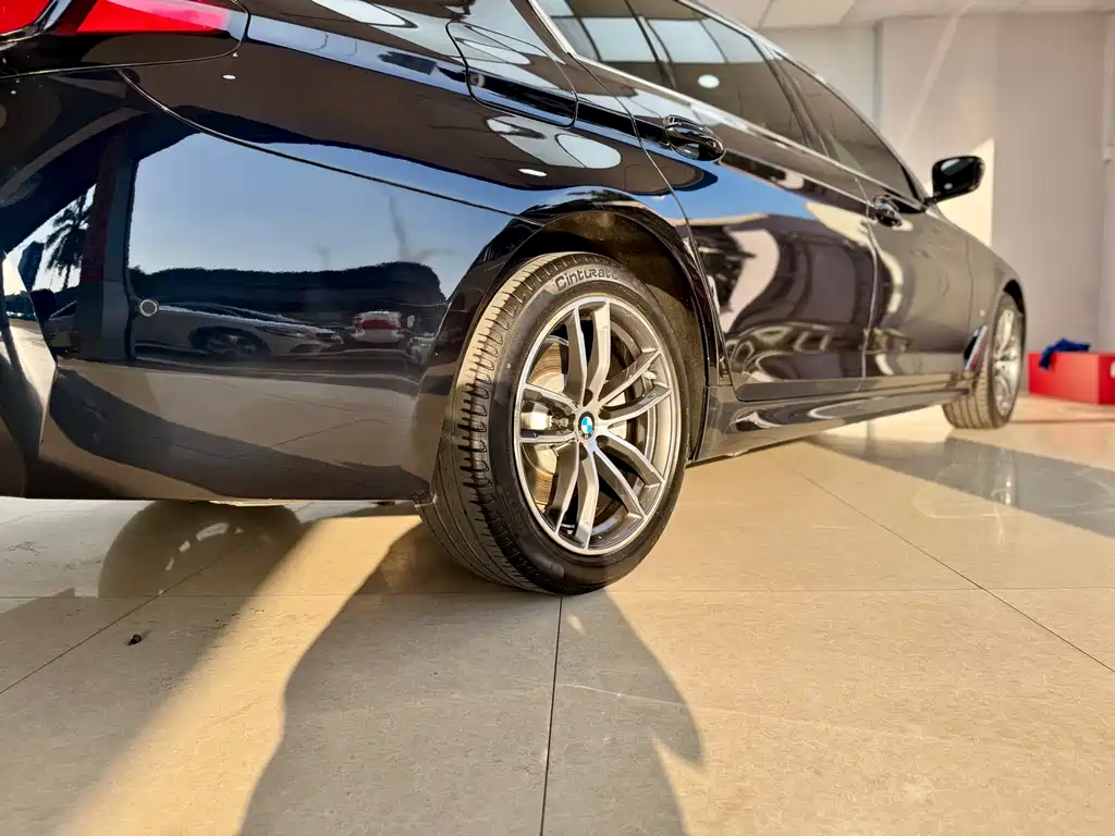 BMW BMW 5 Series 2022 Model Update 2 525Li M Sport Package 2022 - thumbnail 22