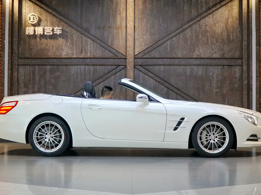 Mercedes-Benz Mercedes-Benz SL-Class 2013 SL 350 Fashion Edition 2013 - thumbnail 4