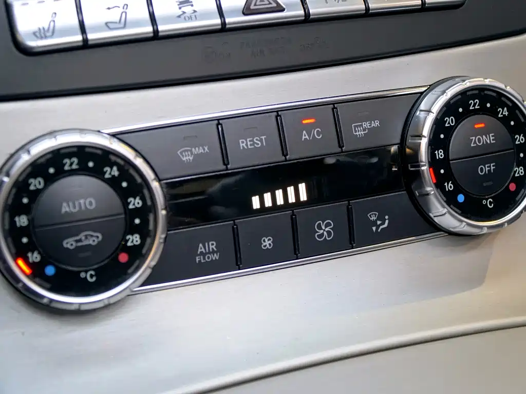 Mercedes-Benz Mercedes-Benz SL-Class 2013 SL 350 Fashion Edition 2013 - thumbnail 10