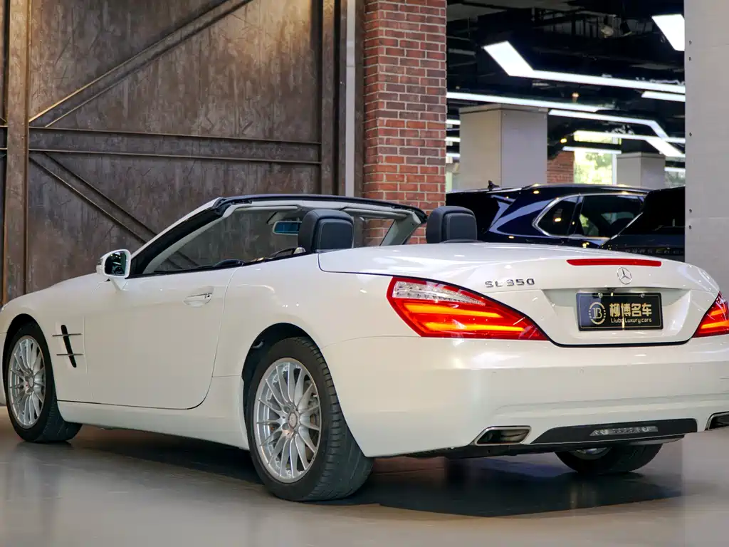 Mercedes-Benz Mercedes-Benz SL-Class 2013 SL 350 Fashion Edition 2013 - thumbnail 17