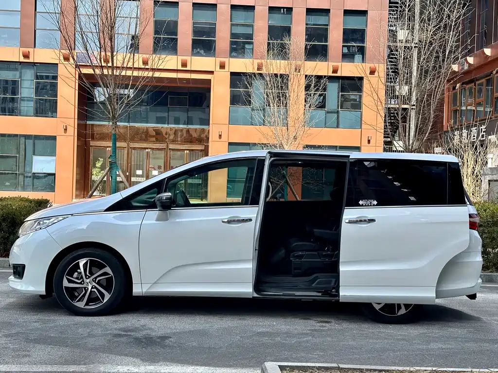 Honda Honda Odyssey 2017 2.4L Executive Edition 2018 - thumbnail 7