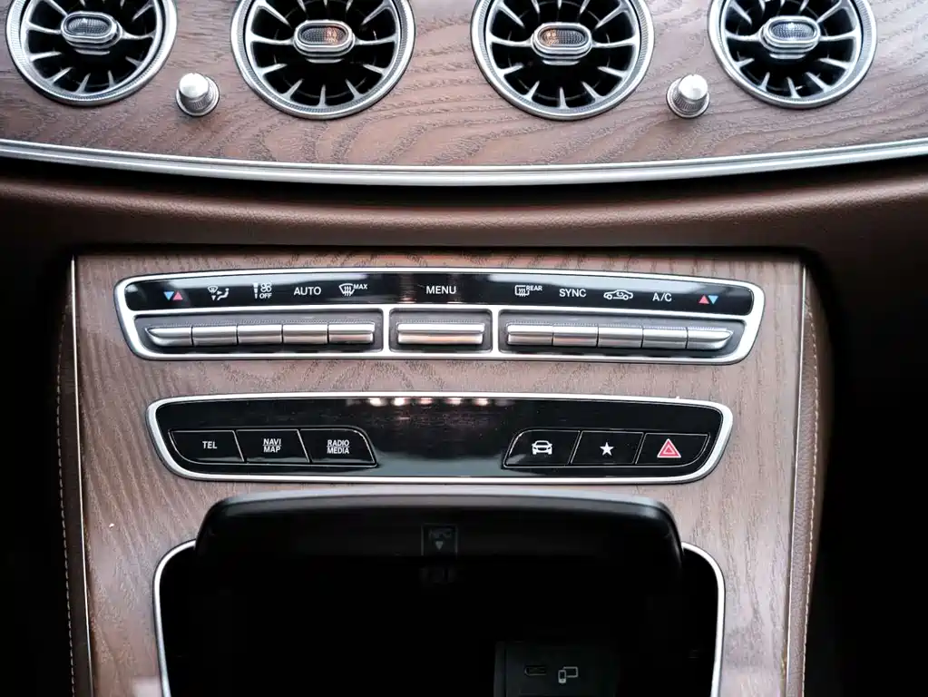 Mercedes-Benz Mercedes-Benz E-Class 2021 Model Year Facelift E 260 L 2021 - thumbnail 17