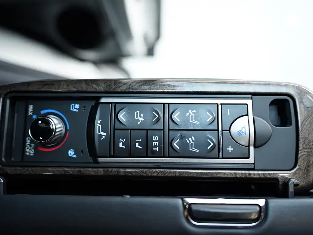 Toyota Alphard 2020 Dual Engine 2.5L HV Luxury Version 2021 - thumbnail 14