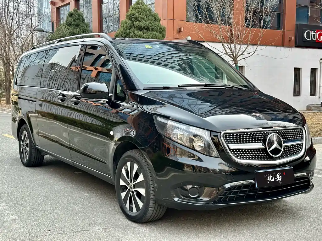 Mercedes-Benz Vito 2021 2.0T Elite 7-seater 2022 - thumbnail 2