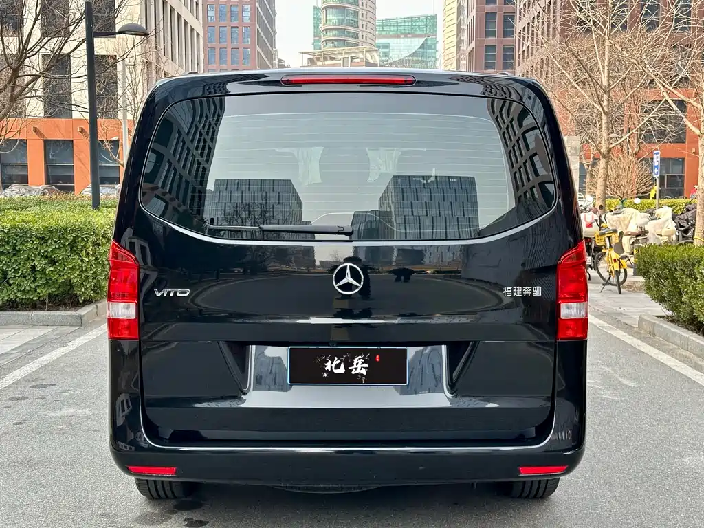 Mercedes-Benz Vito 2021 2.0T Elite 7-seater 2022 - thumbnail 5