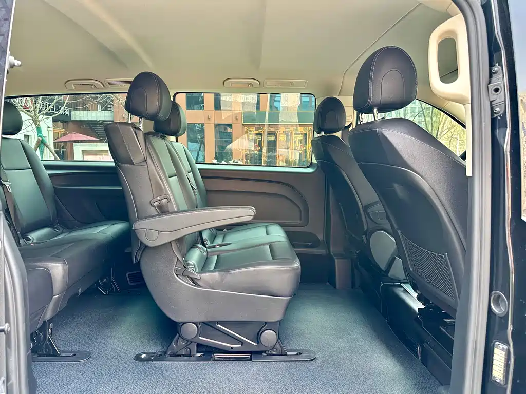 Mercedes-Benz Vito 2021 2.0T Elite 7-seater 2022 - thumbnail 7