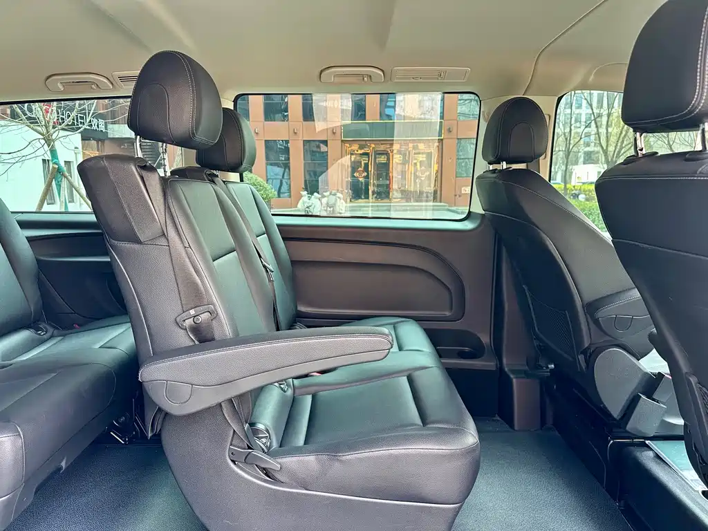 Mercedes-Benz Vito 2021 2.0T Elite 7-seater 2022 - thumbnail 8