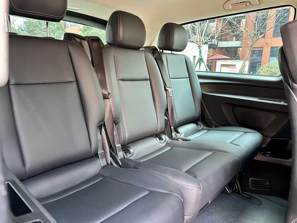 Mercedes-Benz Vito 2021 2.0T Elite 7-seater 2022 - thumbnail 9