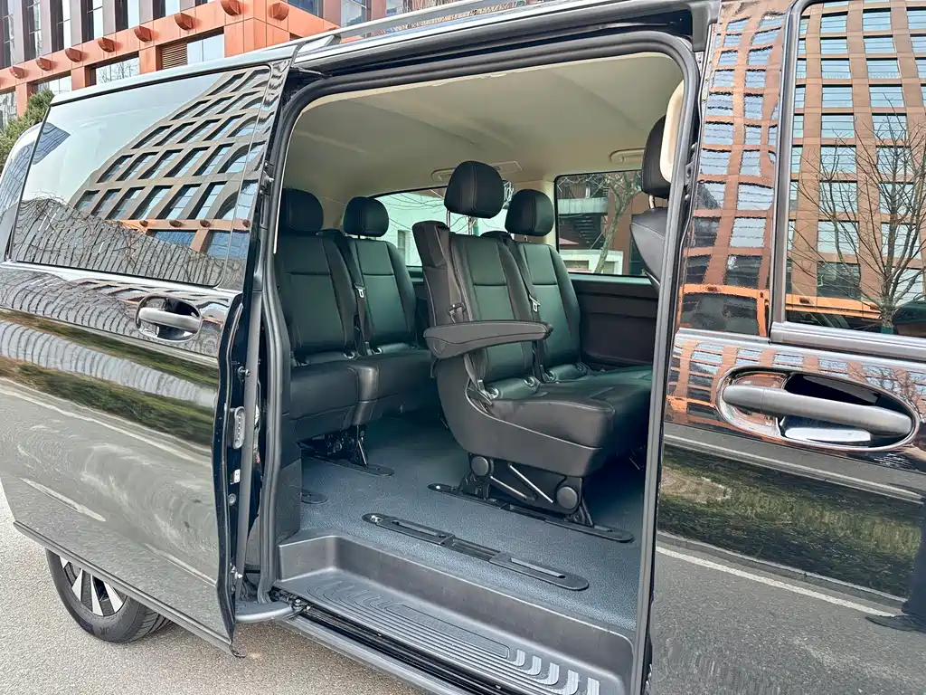 Mercedes-Benz Vito 2021 2.0T Elite 7-seater 2022 - thumbnail 10