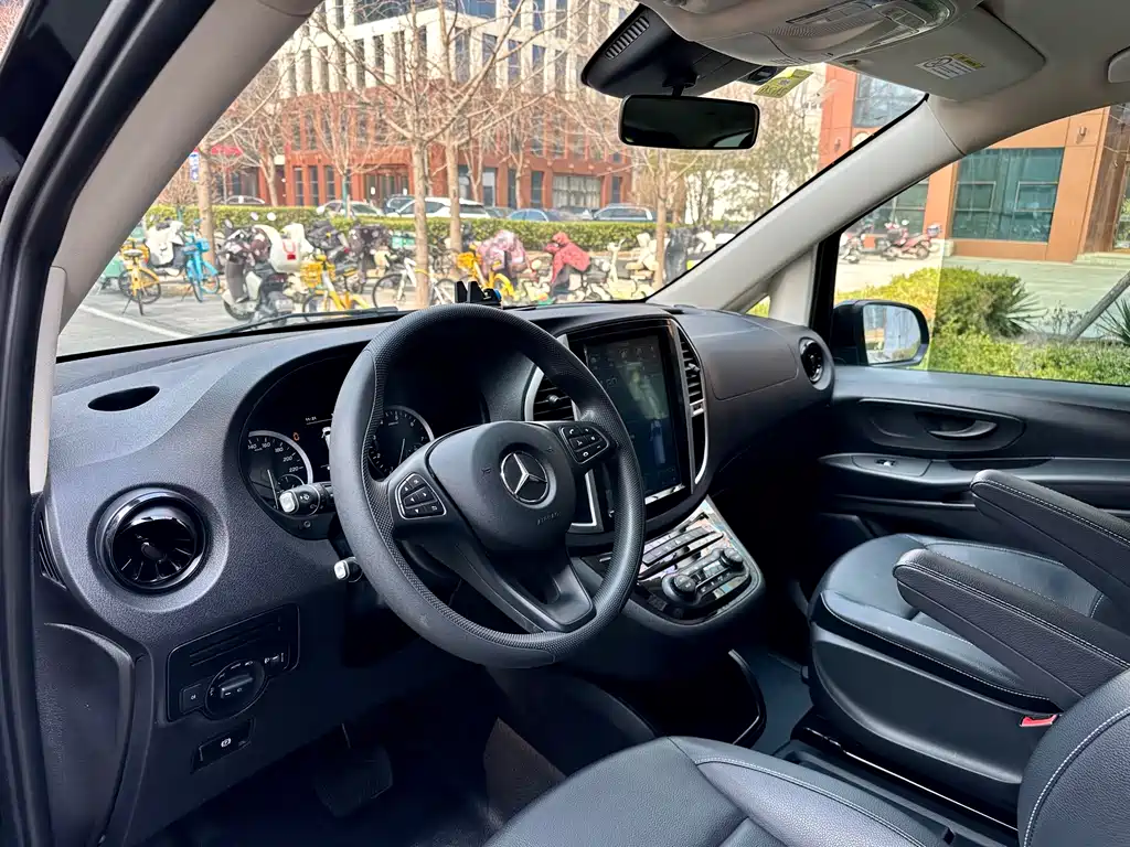 Mercedes-Benz Vito 2021 2.0T Elite 7-seater 2022 - thumbnail 13