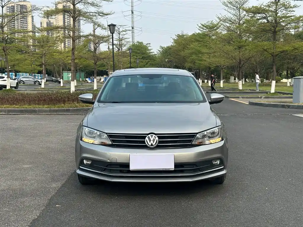 Volkswagen Volkswagen Sagitar 2018 1.6L Automatic Comfort Model 2018 - thumbnail 2