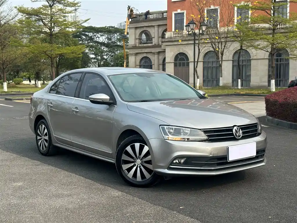 Volkswagen Volkswagen Sagitar 2018 1.6L Automatic Comfort Model 2018 - thumbnail 3