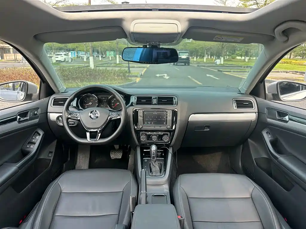 Volkswagen Volkswagen Sagitar 2018 1.6L Automatic Comfort Model 2018 - thumbnail 7