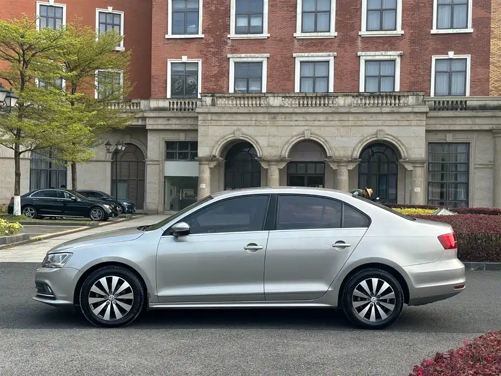 Volkswagen Volkswagen Sagitar 2018 1.6L Automatic Comfort Model 2018 - thumbnail 11