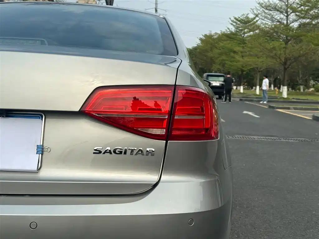 Volkswagen Volkswagen Sagitar 2018 1.6L Automatic Comfort Model 2018 - thumbnail 13